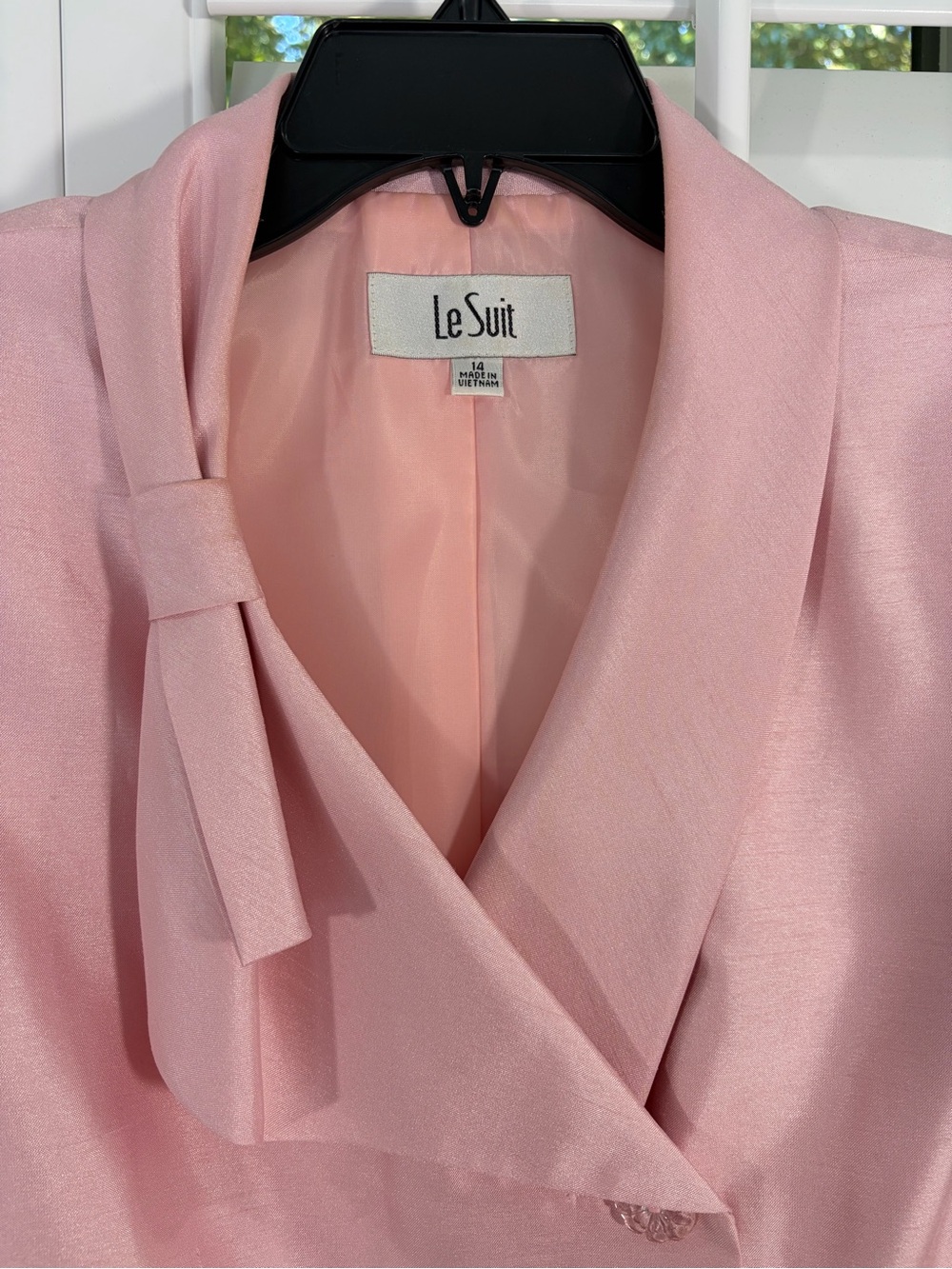 Le Suit Light Pink Satiny Tie-Neck Blazer & Skirt Set (14)
